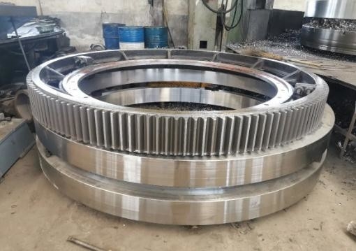 खनन मिल के लिए GS42CrMo4 मिश्र धातु कास्ट स्टील मिल गर्थ गियर रिंग गियर